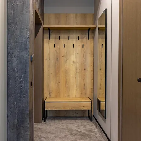 Shelter 4* Μπούκοβελ