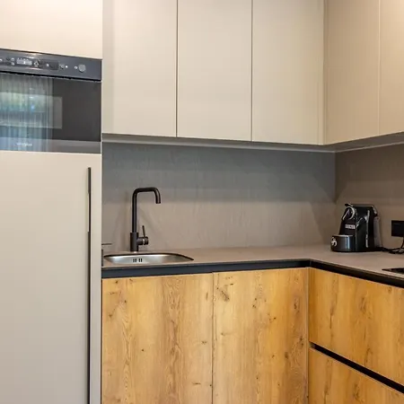 Shelter Aparthotel 4*