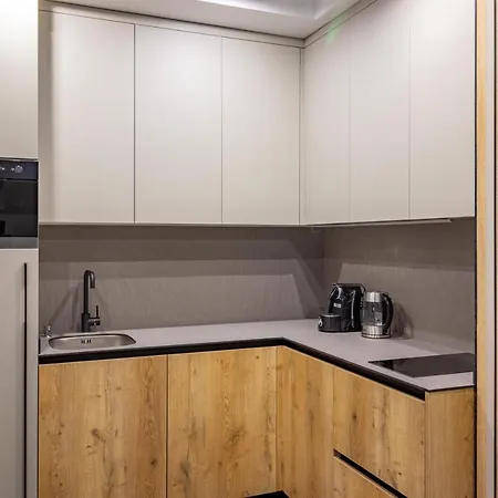 Ξενοδοχείο με διαμερίσματα Shelter Μπούκοβελ