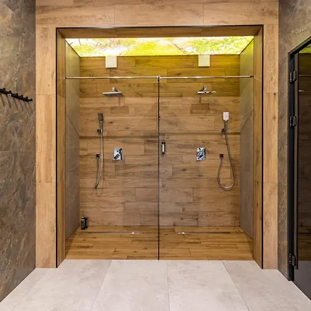 Shelter Μπούκοβελ