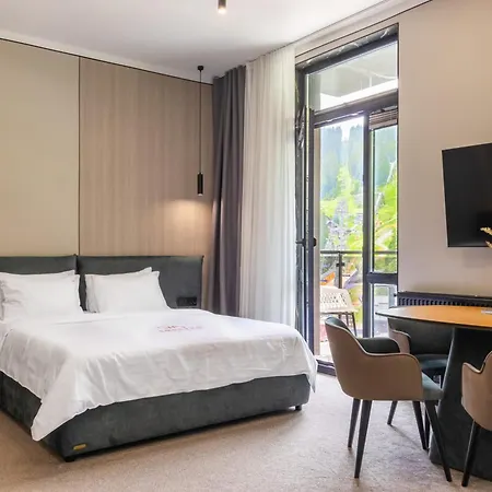 Shelter Aparthotel