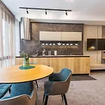 Hotel apartamentowy Shelter 4*