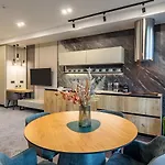 Hotel apartamentowy Shelter