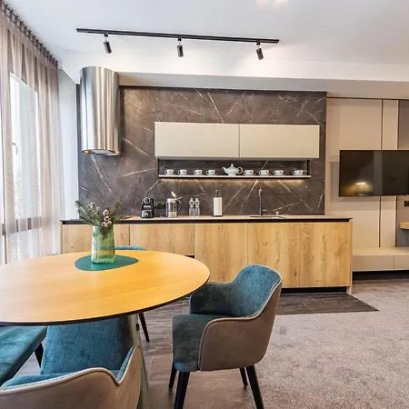 Apartmanhotel Shelter 4*